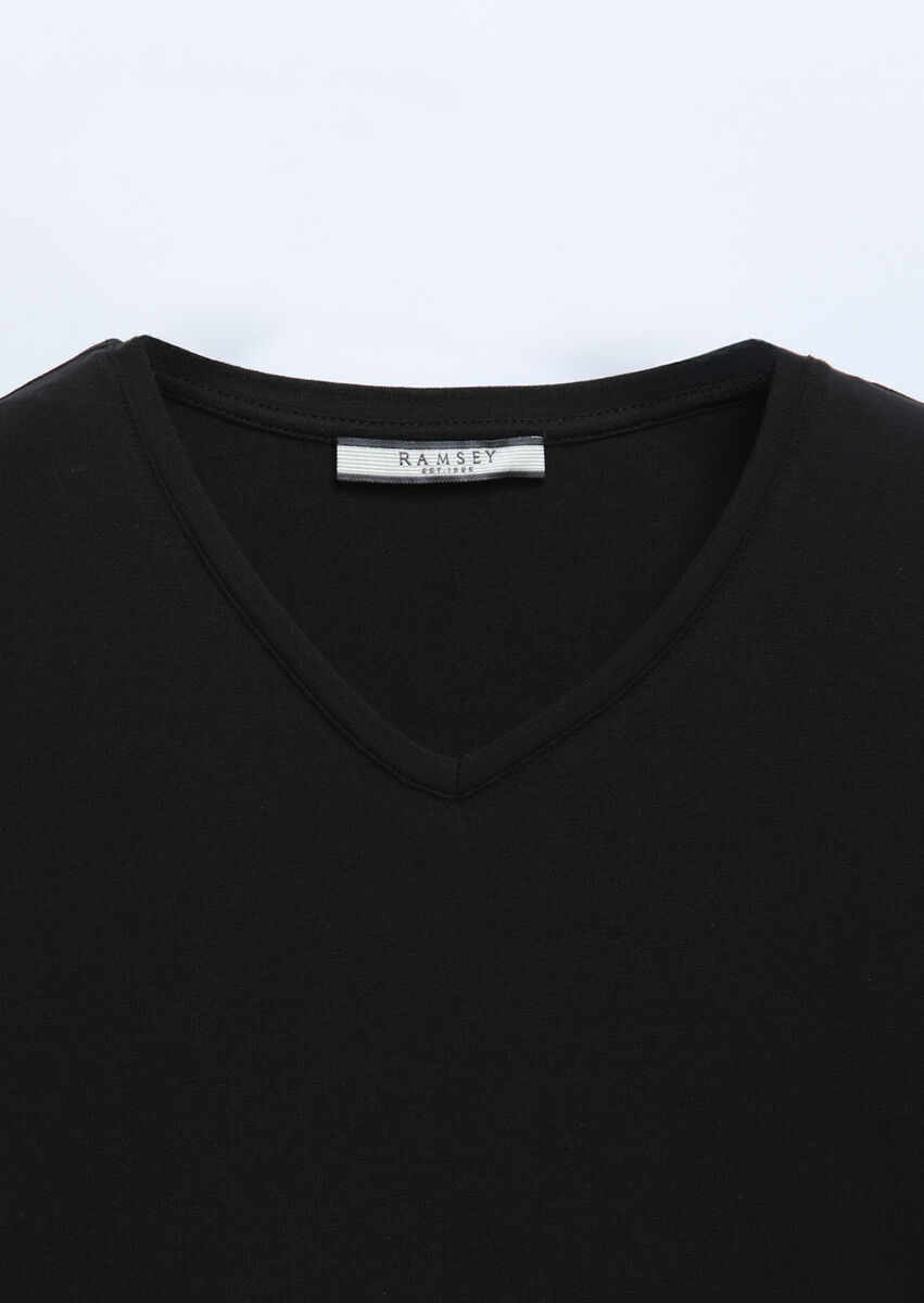 Siyah Düz V Yaka Pamuk Karışımlı T-Shirt