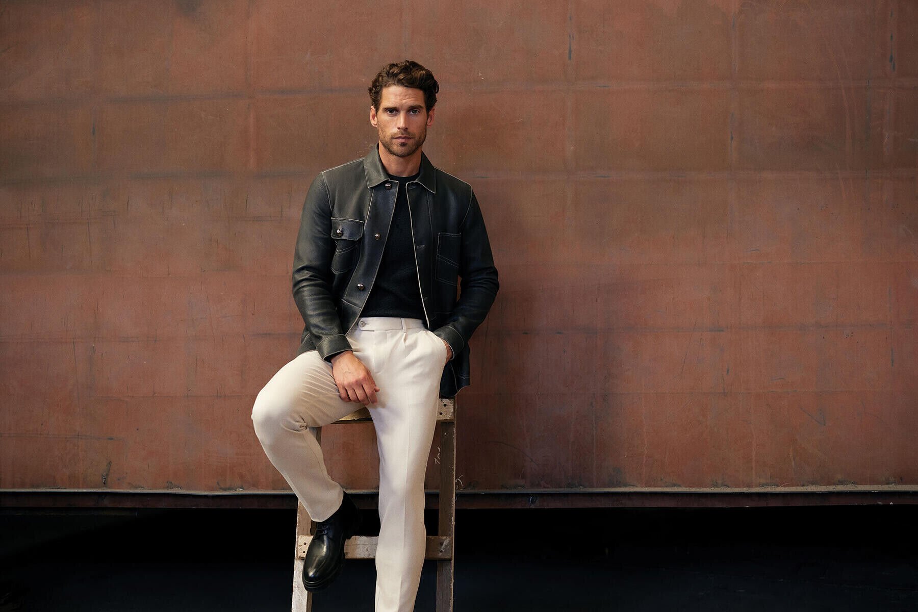 DOKUMA KUMAŞ PANTOLON REHBERİ: ŞIKLIK VE KONFORUN ANAHTARI