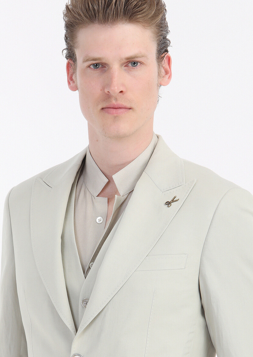 Beige Suit With Waistcoat - 7