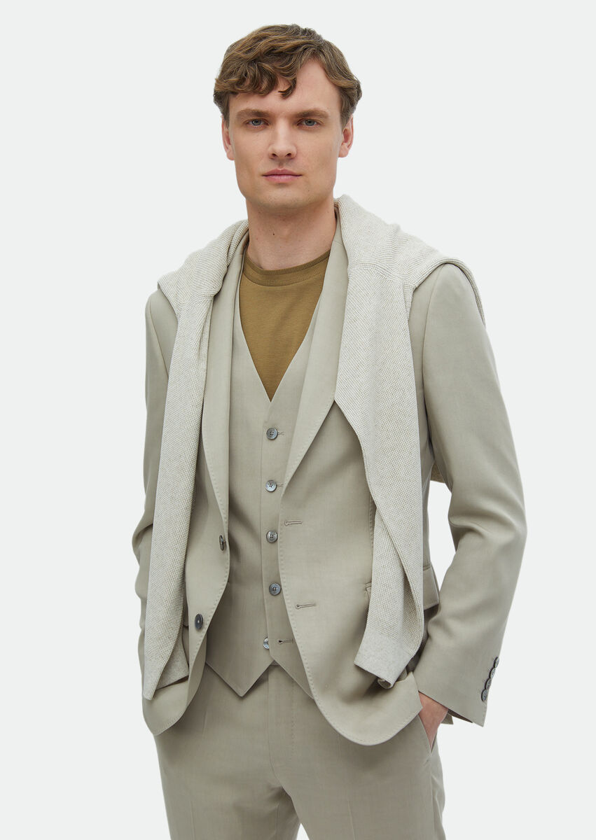 Beige Suit With Waistcoat - 4