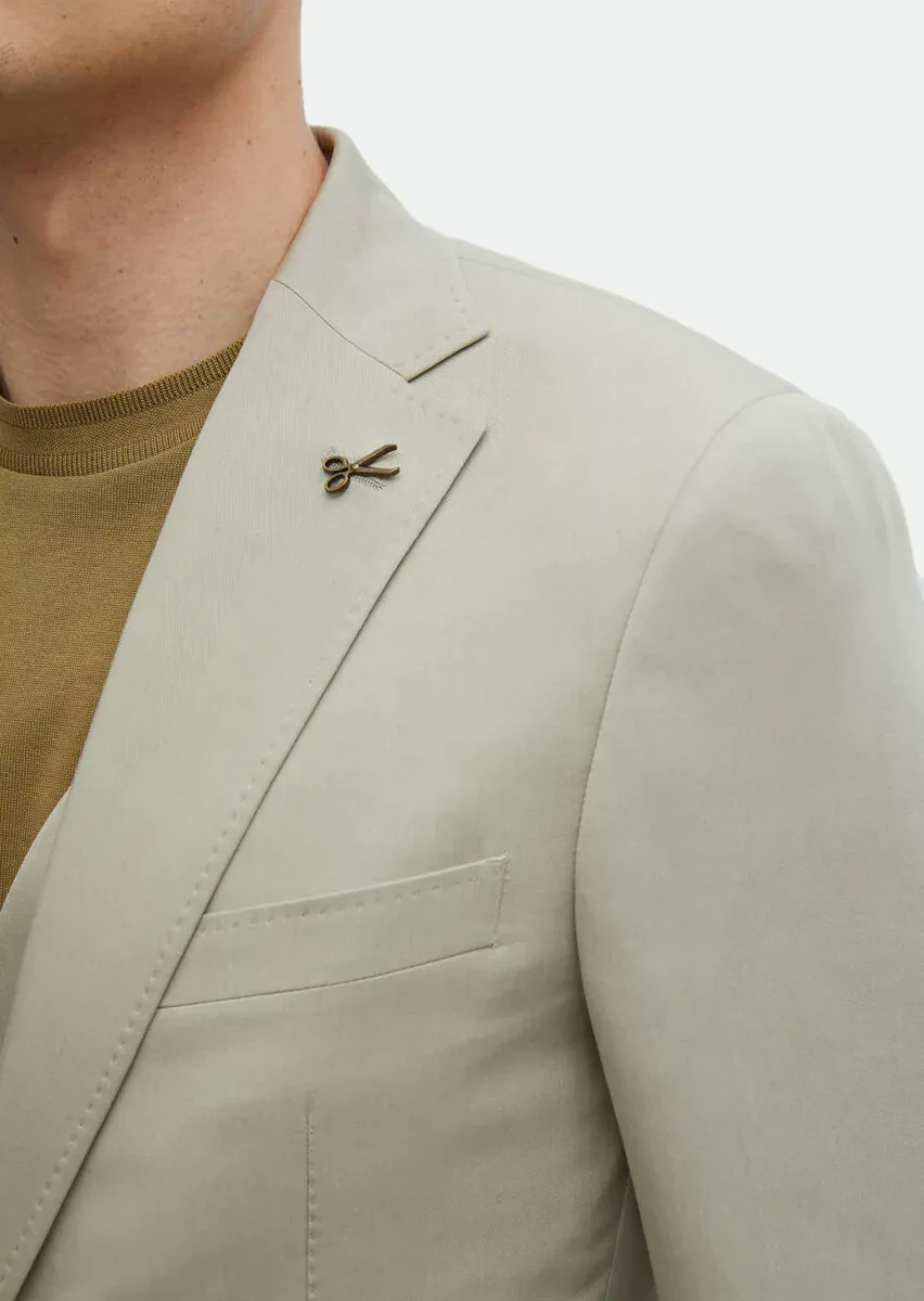 Beige Suit With Waistcoat - 6