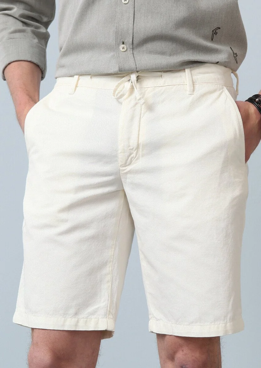 Beyaz Düz Dokuma Regular Fit Casual Pamuk Karışımlı Bermuda 