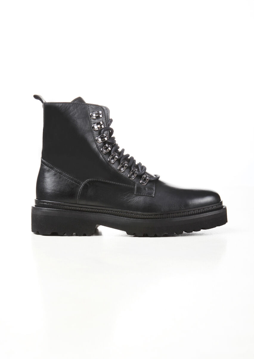 Black Boot - 1
