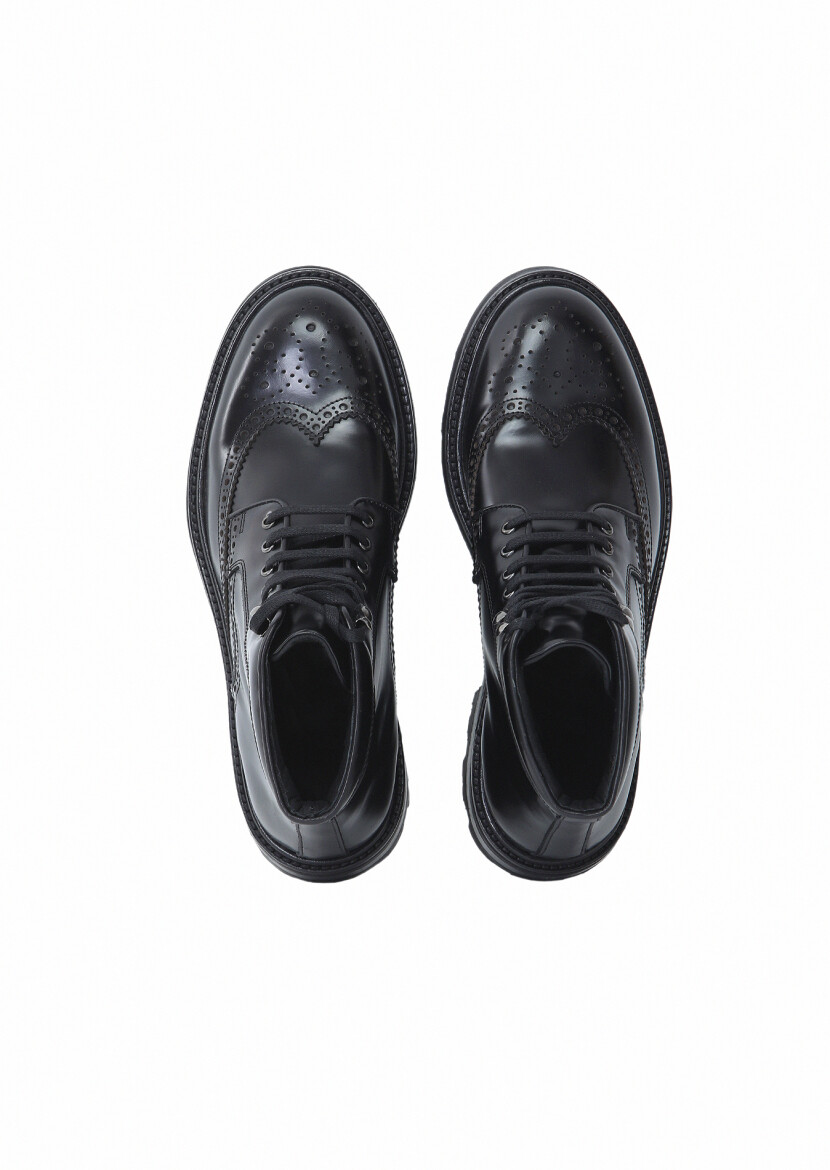 Black Boot 