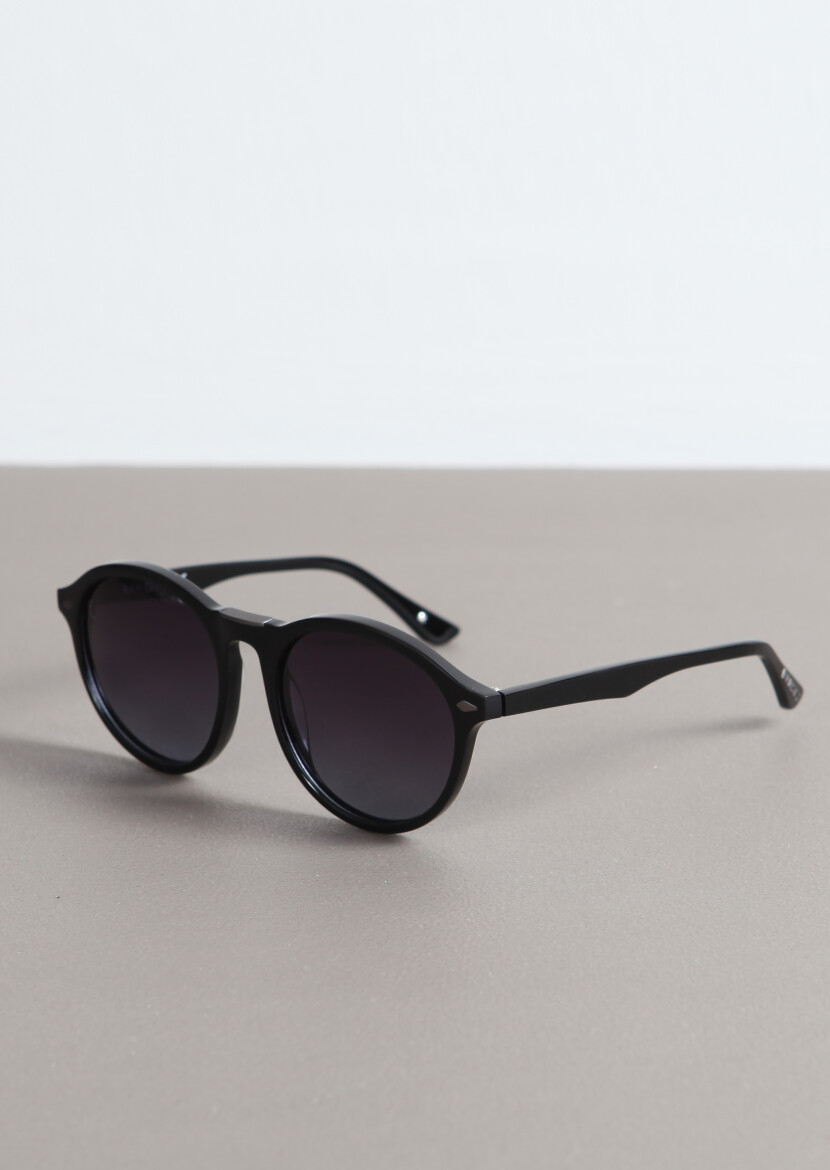 Black Glasses 