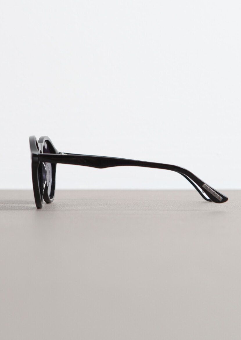 Black Glasses - 4