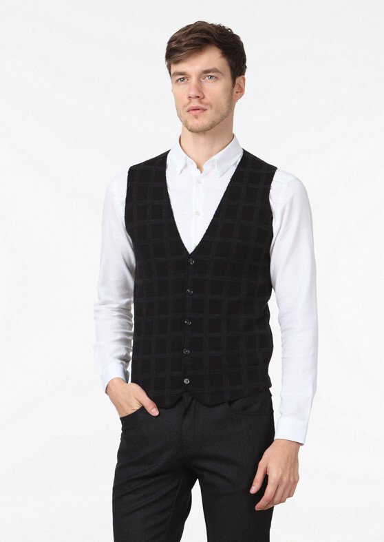 Black Jacquard Knit Vest - 1