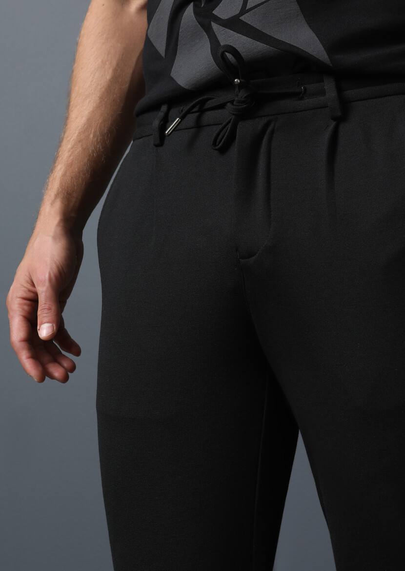 Black Knitting Jogging Fit Casual Trousers - 3