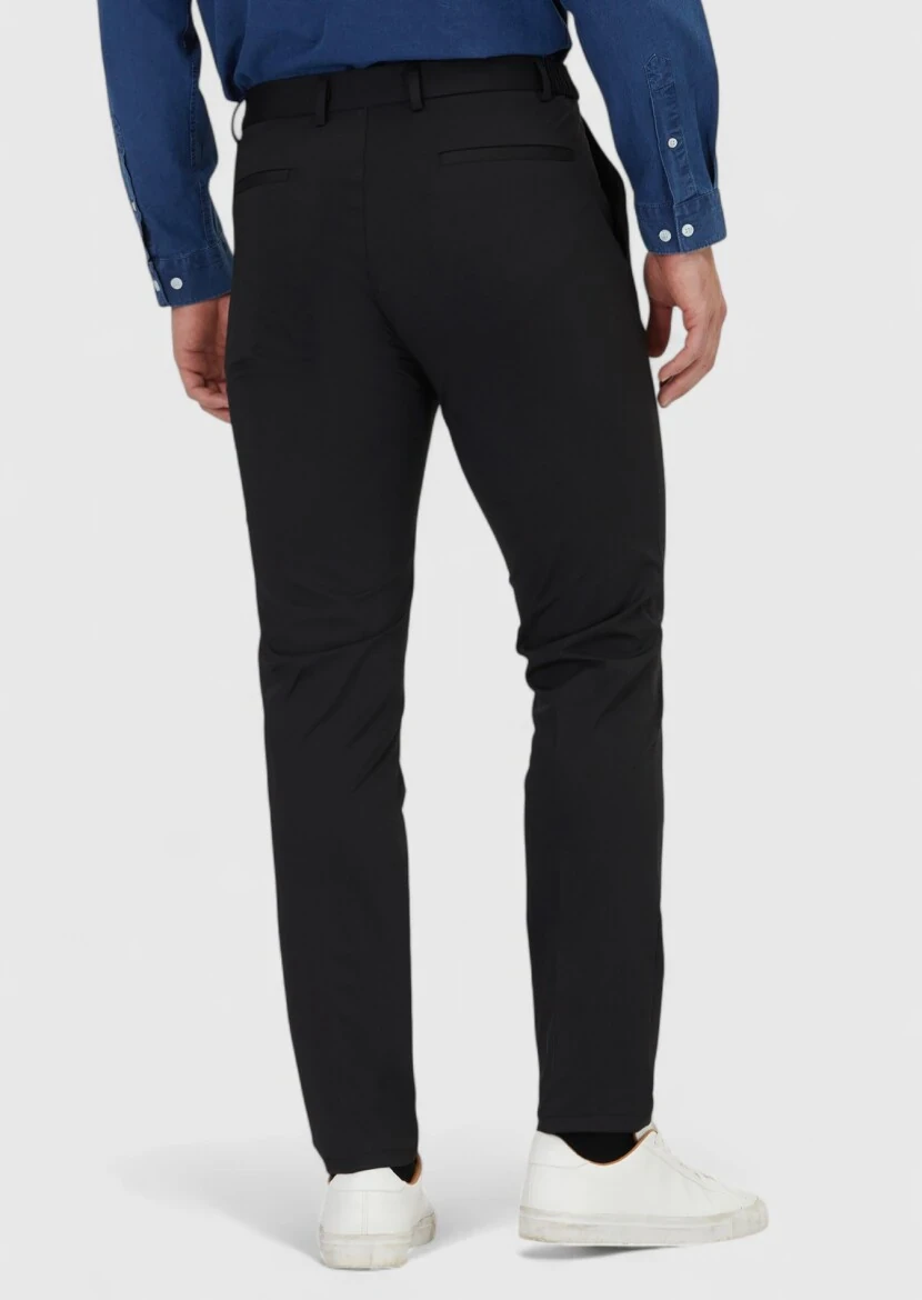 Black Knitting Jogging Fit Casual Trousers - 4