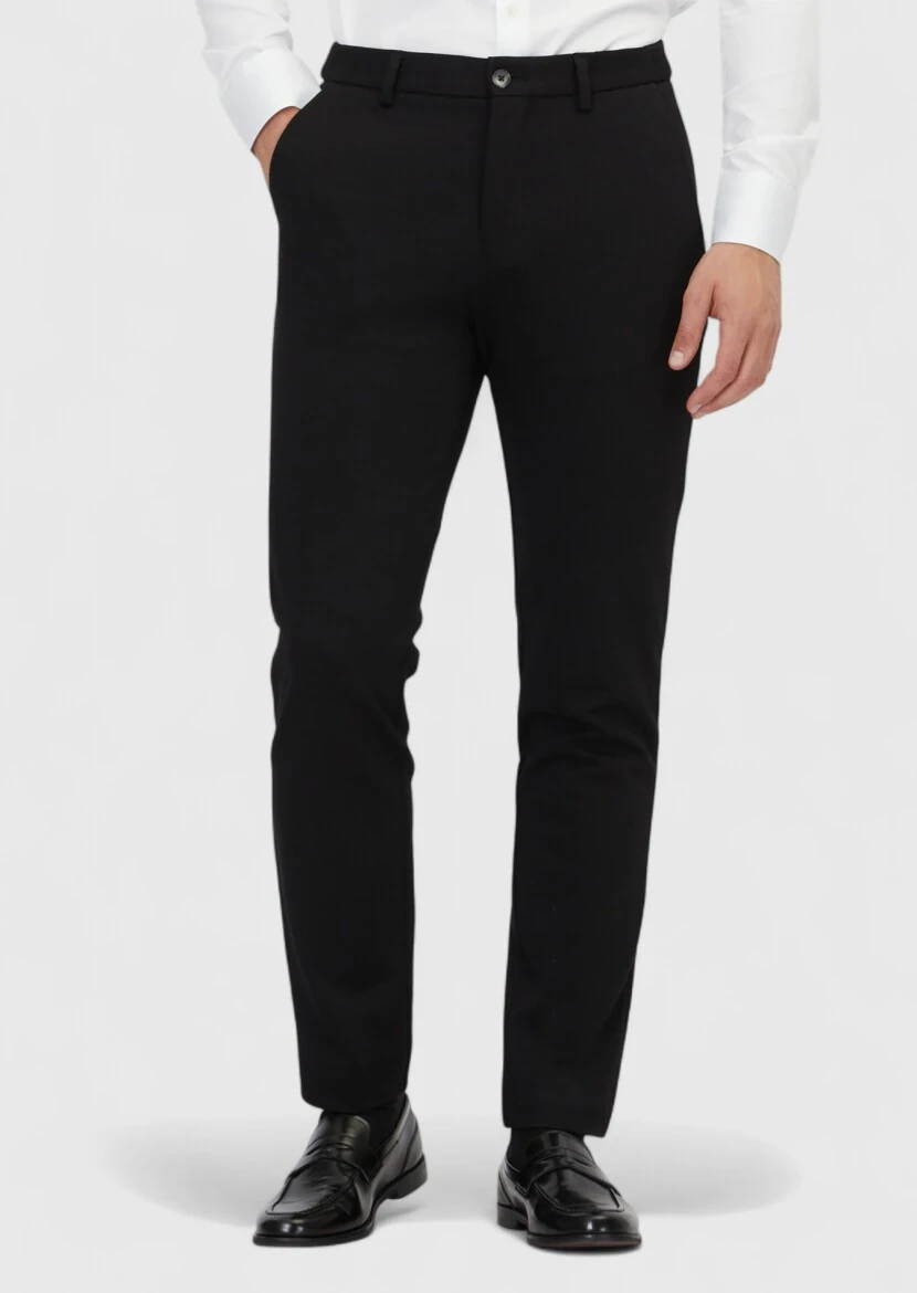 Black Knitting Jogging Fit Casual Trousers 