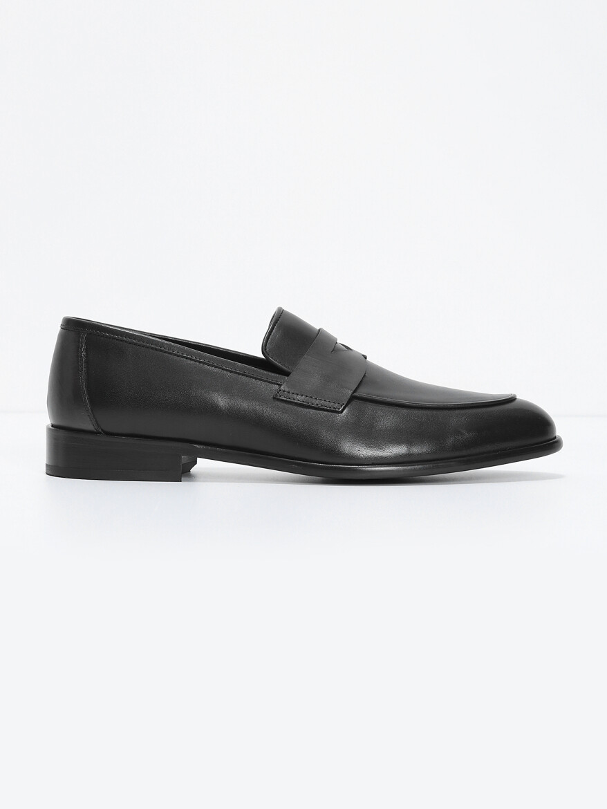 Black Leather Classical Loafer 