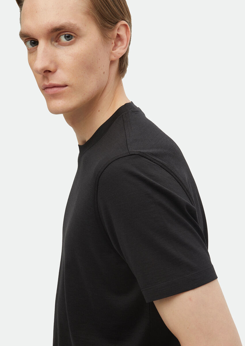 Black Plain Crew Neck Silk Blended T-Shirt - 3