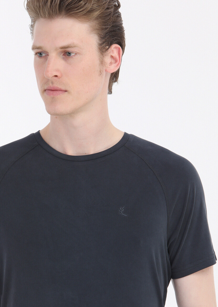 Black Plain Crew Neck T-Shirt - 2