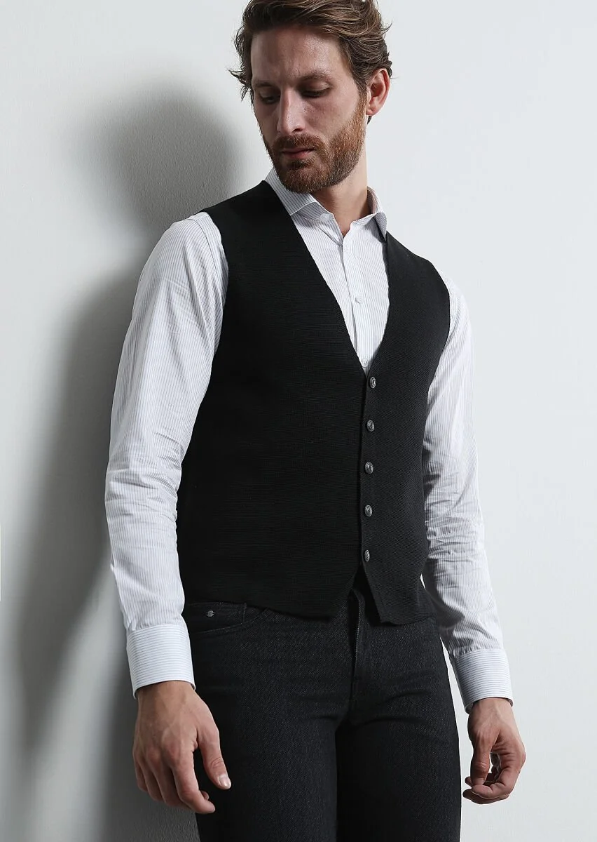 Black Plain Knitting Knit Vest - 1