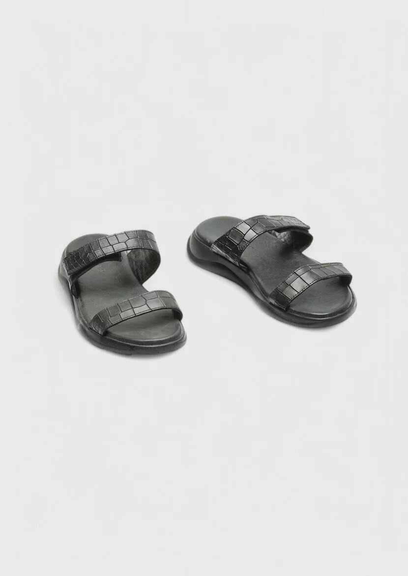 Black Slipper - 3