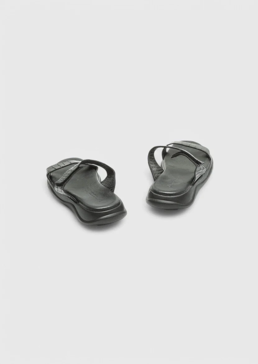 Black Slipper - 5
