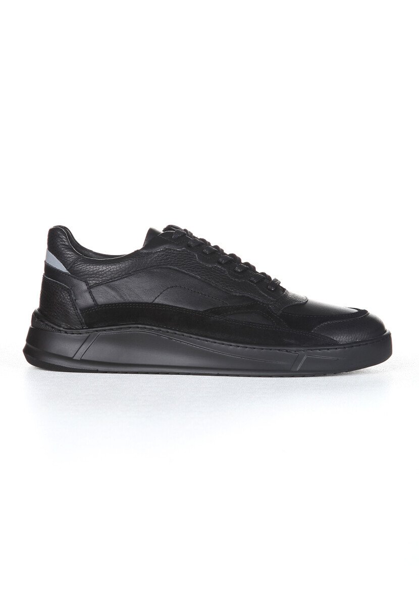 Black Sneaker - 1