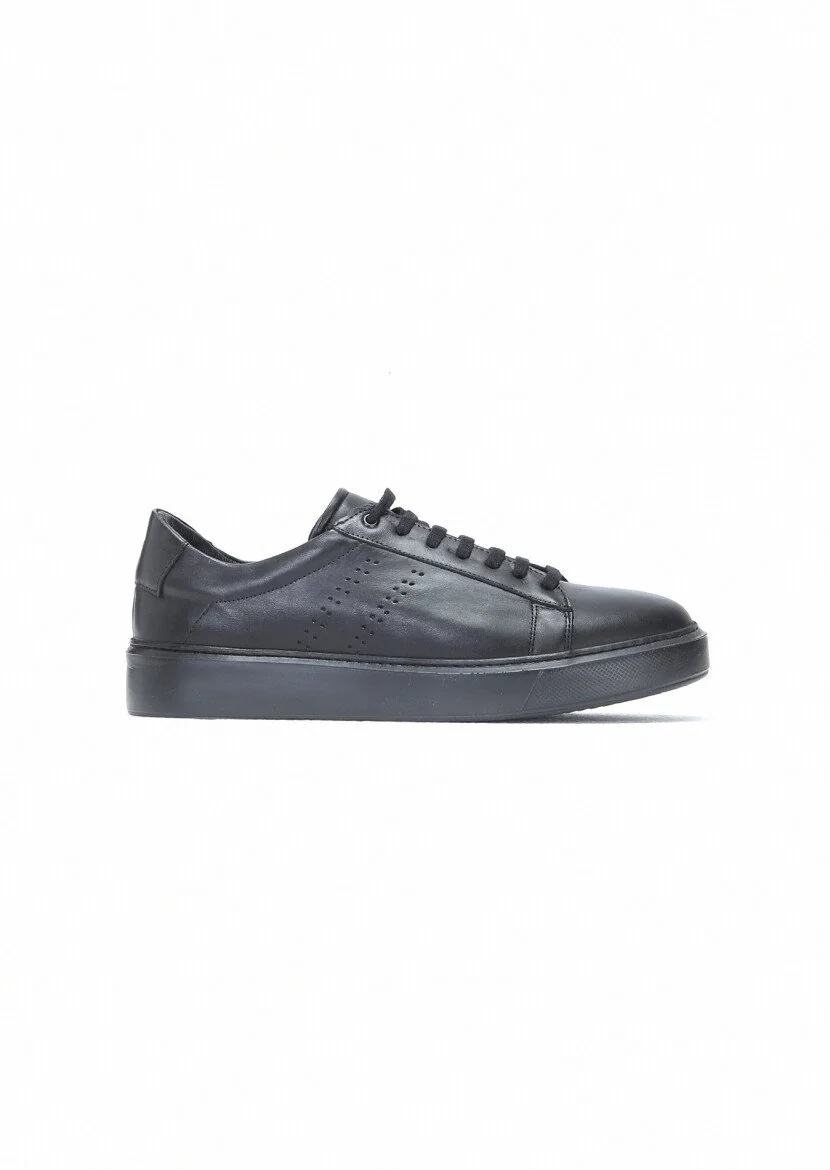 Black Sneaker - 1