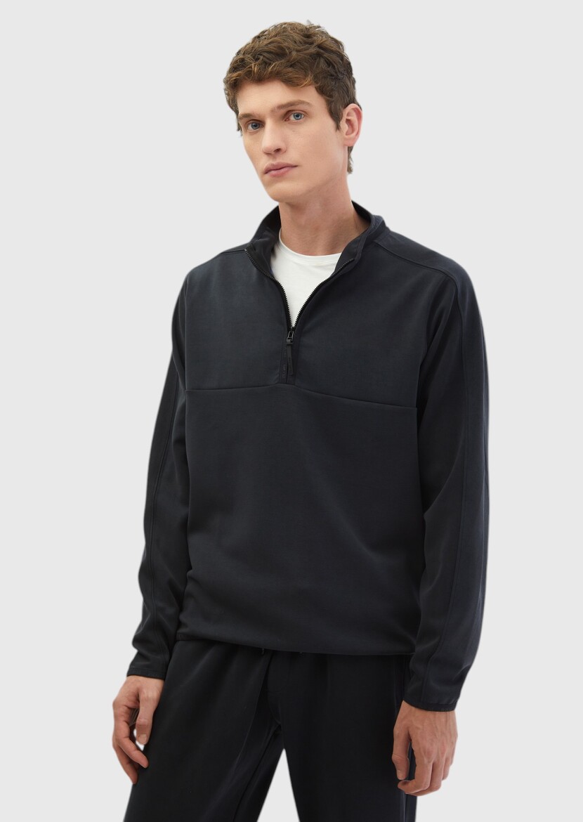 Black Turtleneck Plain Sweatshirt - RAMSEY