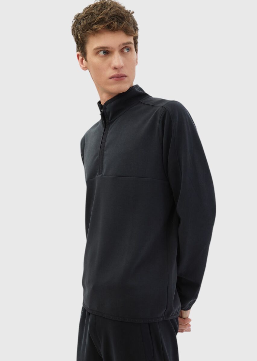 Black Turtleneck Plain Sweatshirt - 3