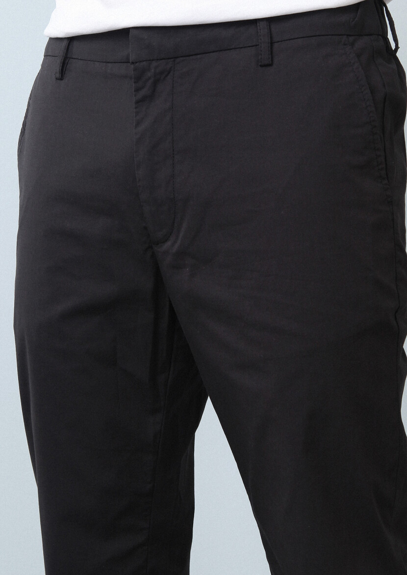 Black Weaving Jogging Fit Casual Cotton Blended Trousers - 3