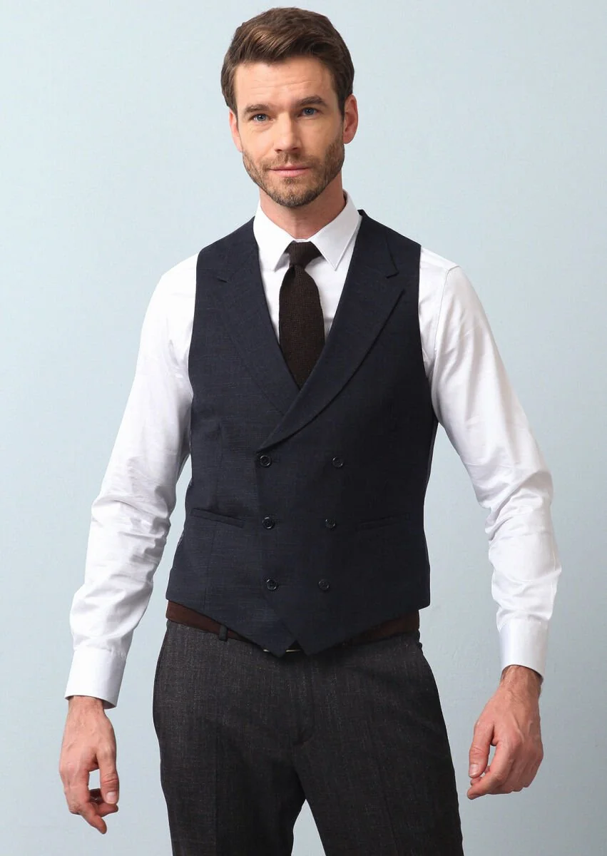 Brown Suit With Waistcoat - 3