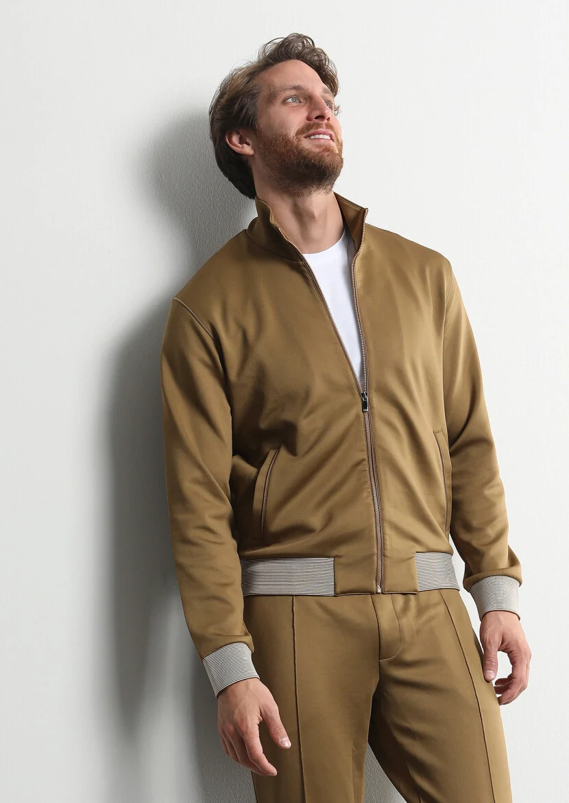 Buff Turtleneck Plain Sweatshirt 