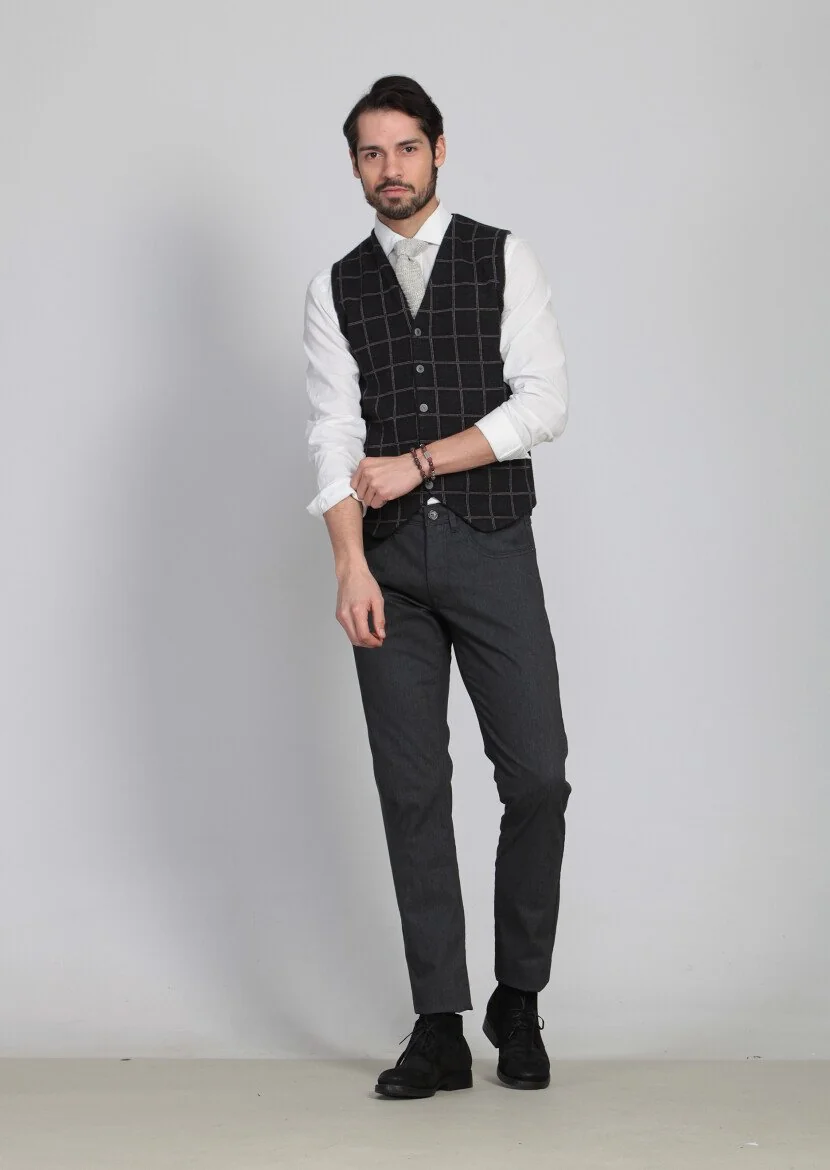 Burgundy Jacquard Knit Vest - 2