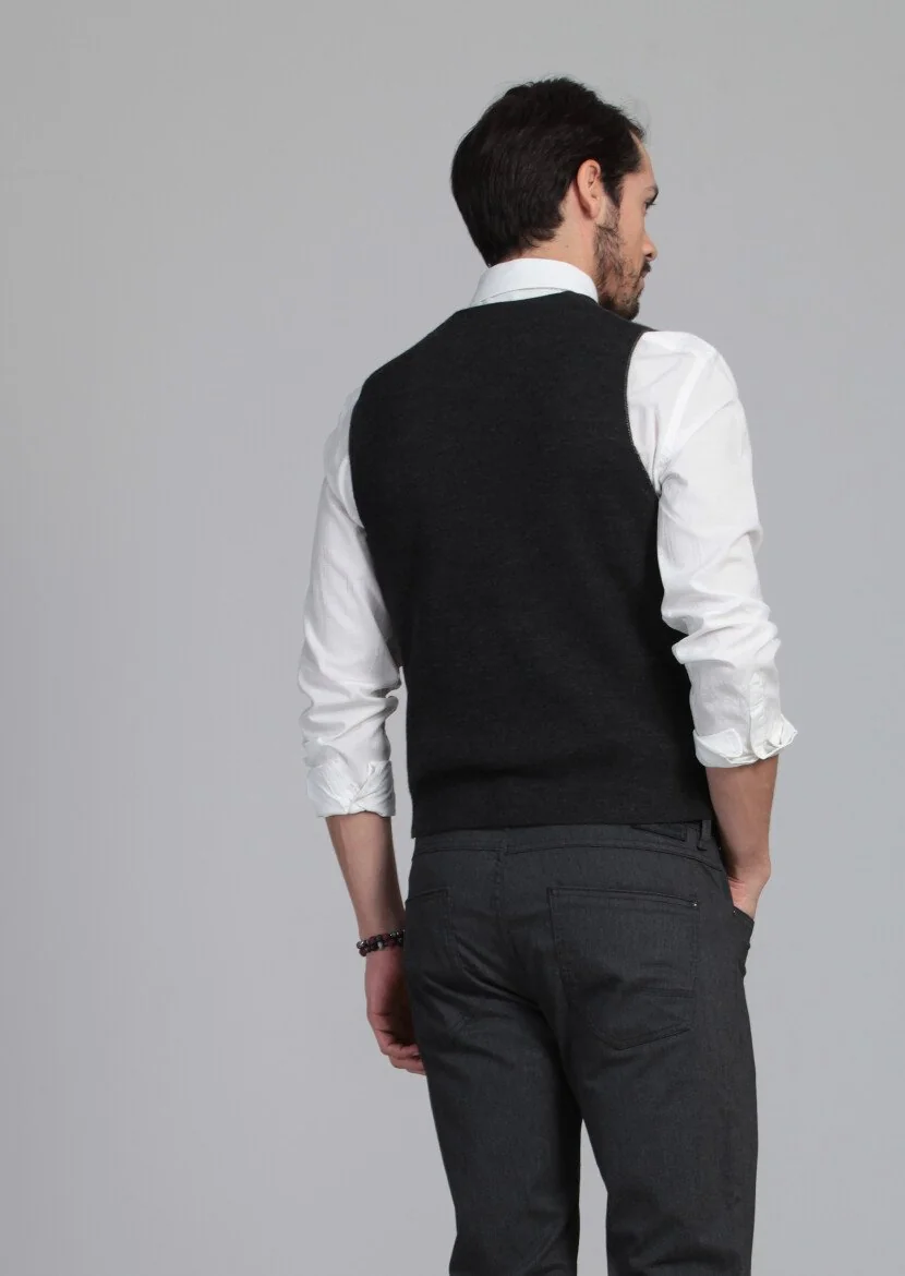 Burgundy Jacquard Knit Vest - 5