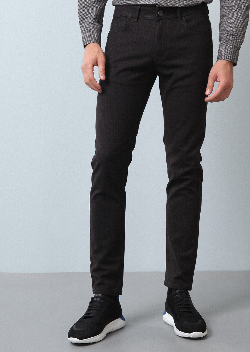 Burgundy Weaving Slim Fit Casual Cotton Blended Trousers - 2