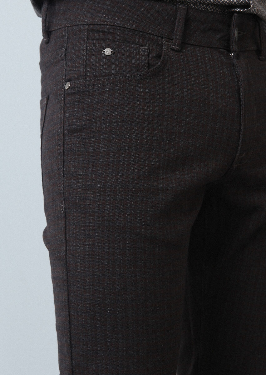 Burgundy Weaving Slim Fit Casual Cotton Blended Trousers - 3