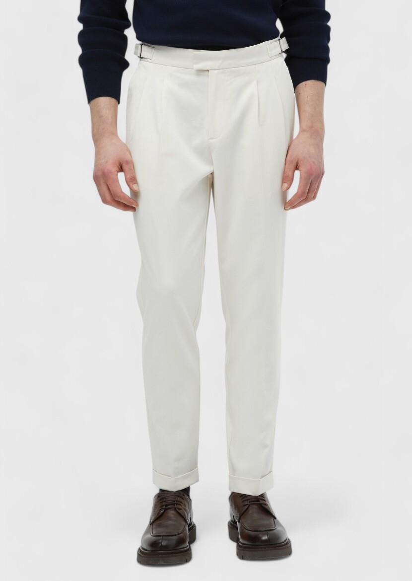 Ekru Düz Dokuma Carrot Fit Casual Pamuk Karışımlı Pantolon 