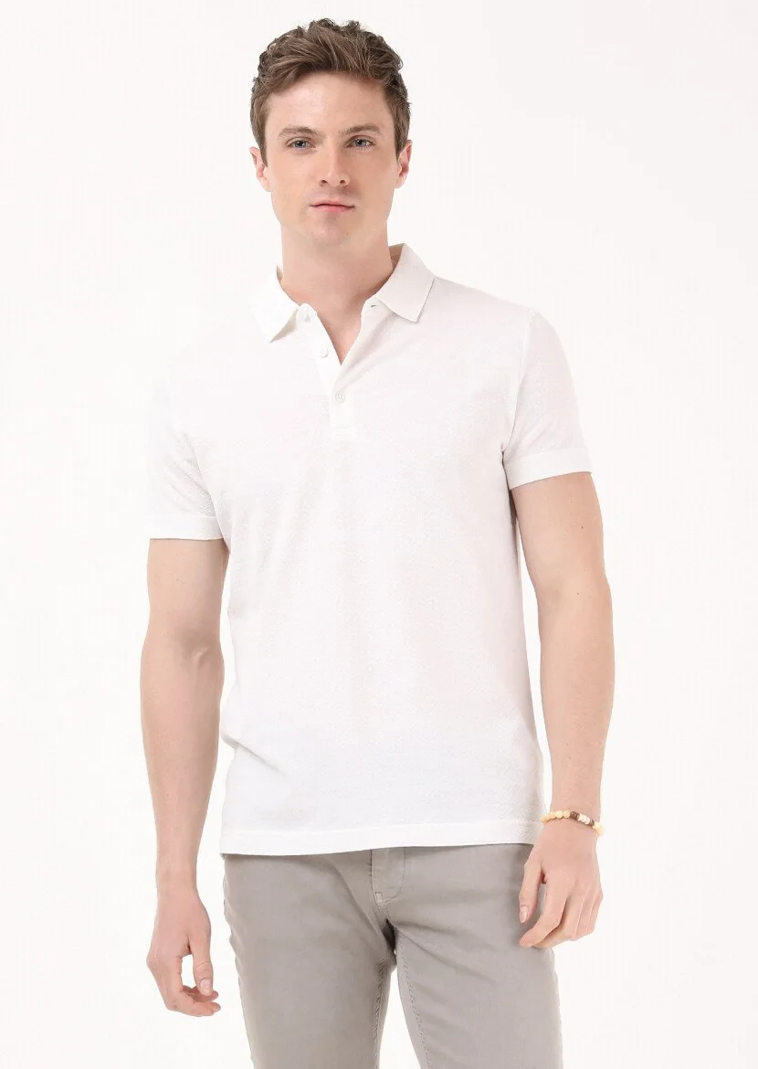 Ekru Jakarlı Polo Yaka %100 Pamuk T-Shirt 