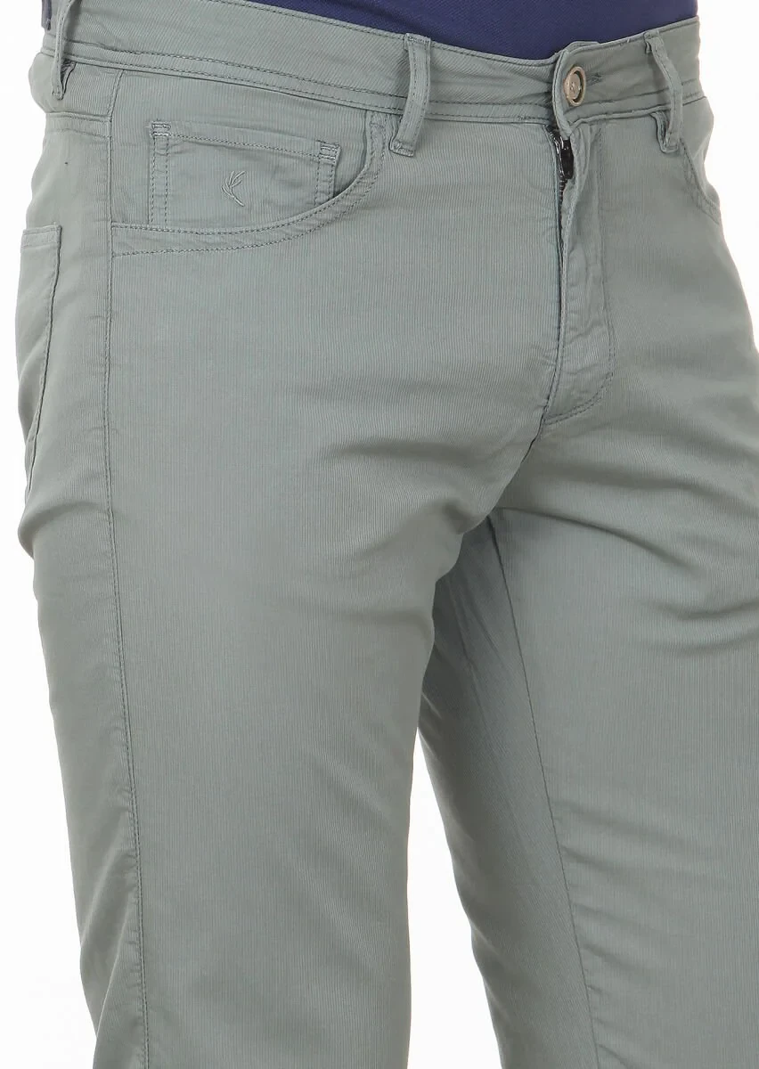 Green Weaving Regular Fit Casual Cotton Blended Trousers - 3