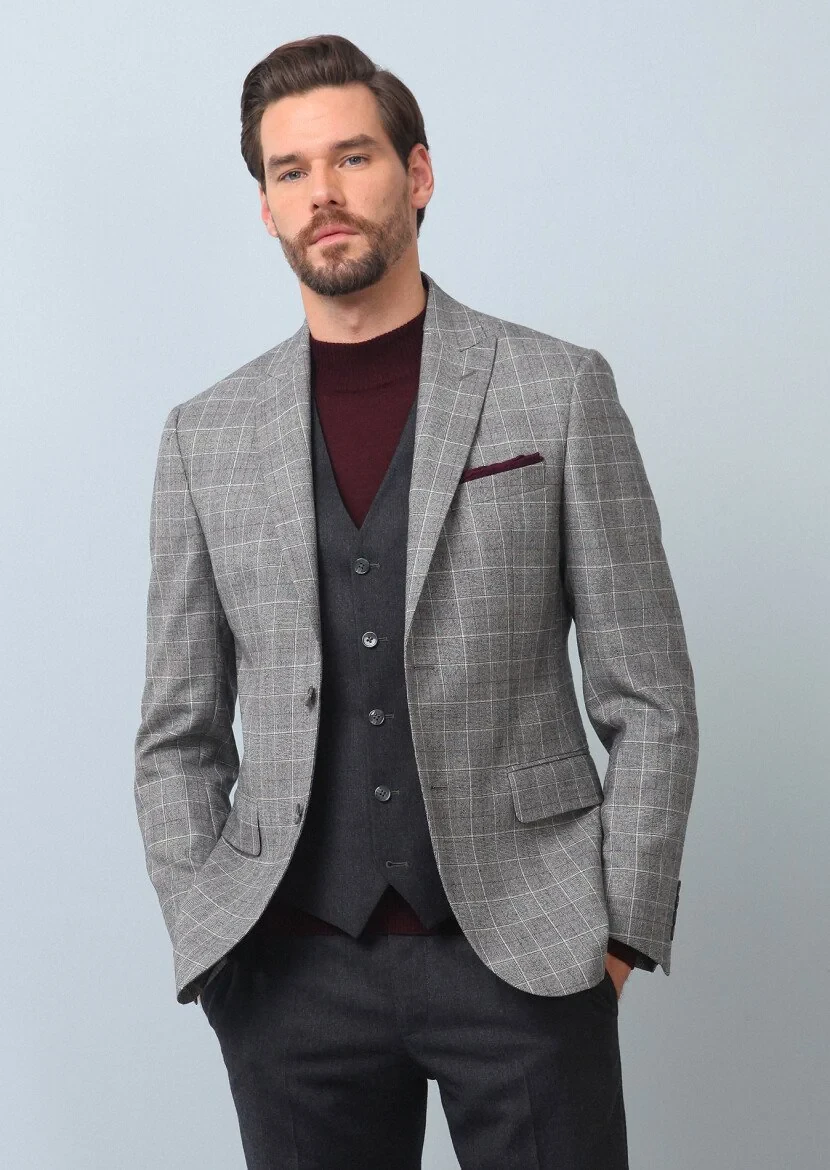 Grey Suit With Waistcoat - 4