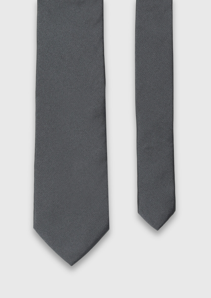 Gri Kravat 