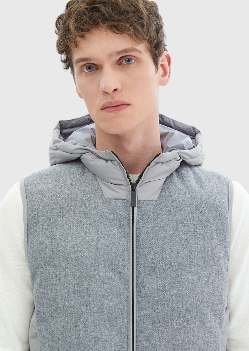 Gri Regular Fit Kapüşonlu Casual Dokuma Spor Yelek - 4
