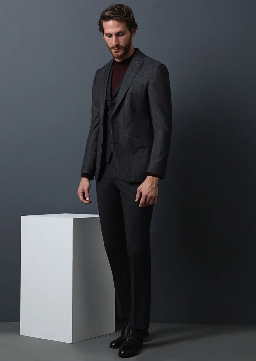 Hard Coal Suit With Waistcoat - 1