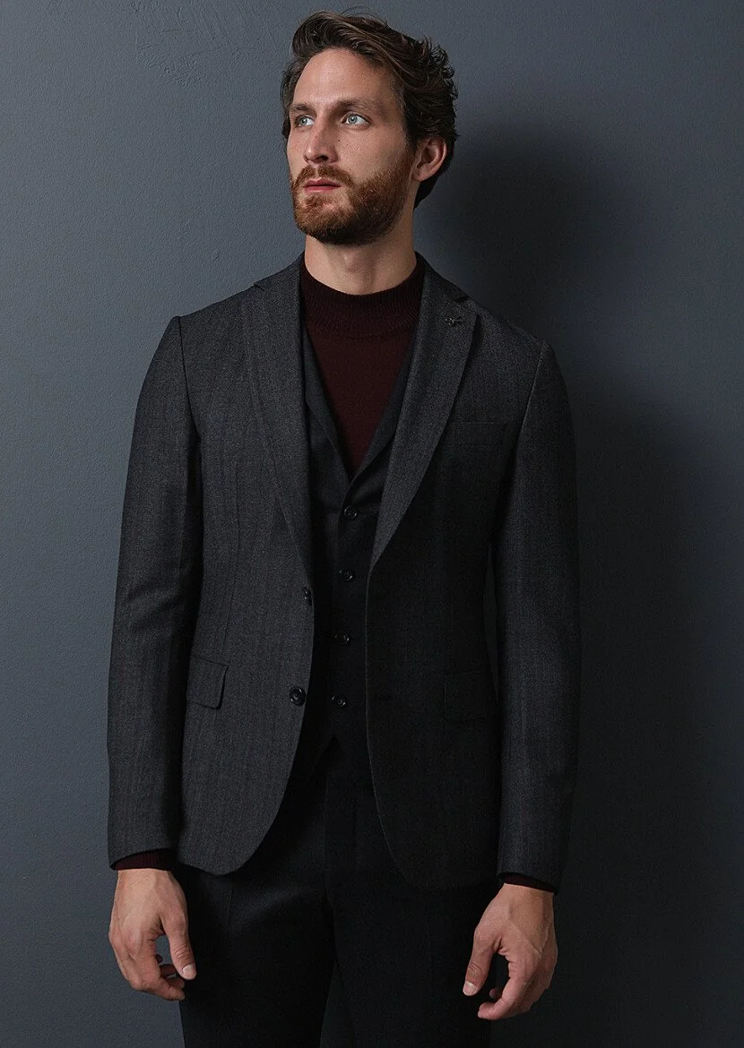 Hard Coal Suit With Waistcoat - 4