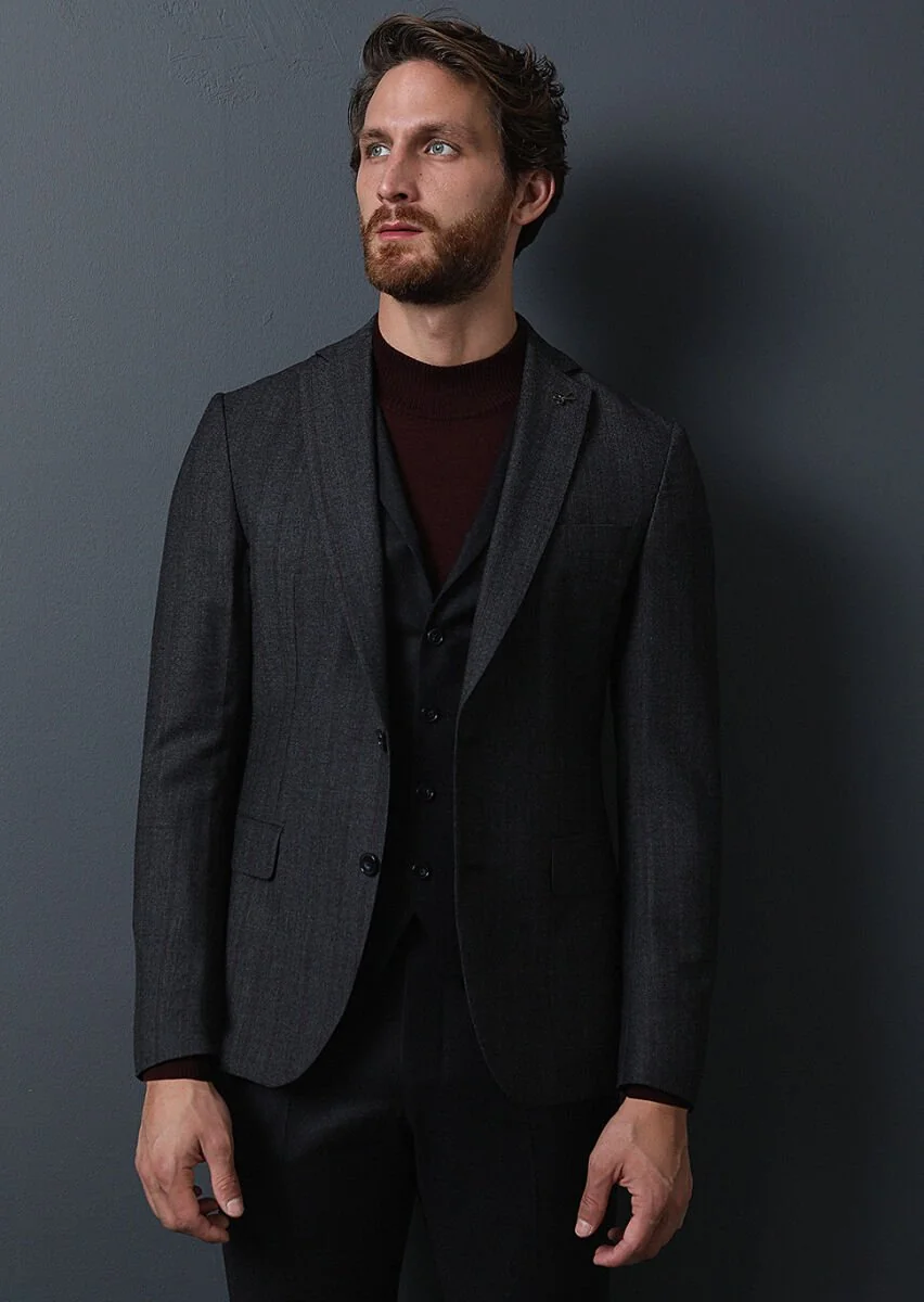 Hard Coal Suit With Waistcoat - 4