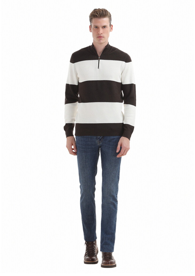 Kahverengi Yarım Balıkçı Yaka Çizgili Yün Karışımlı Triko Kazak 