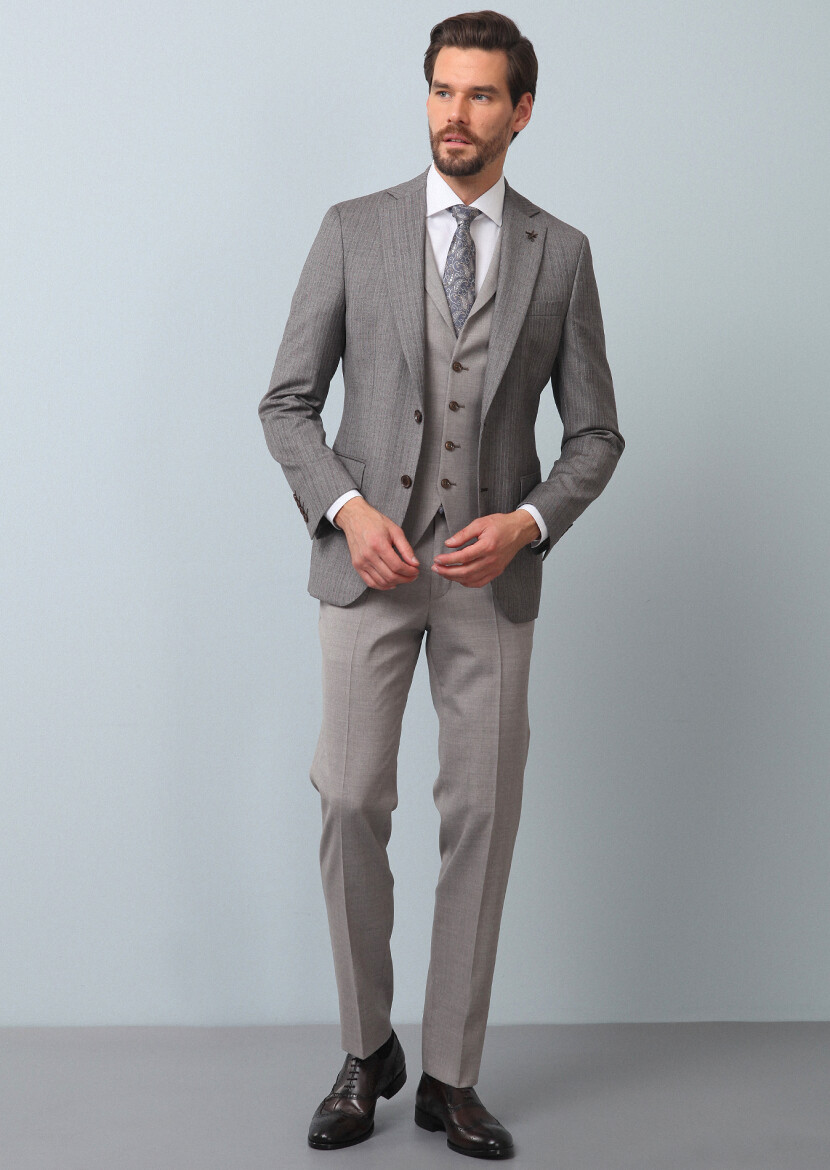 Light Brown Suit With Waistcoat - 4
