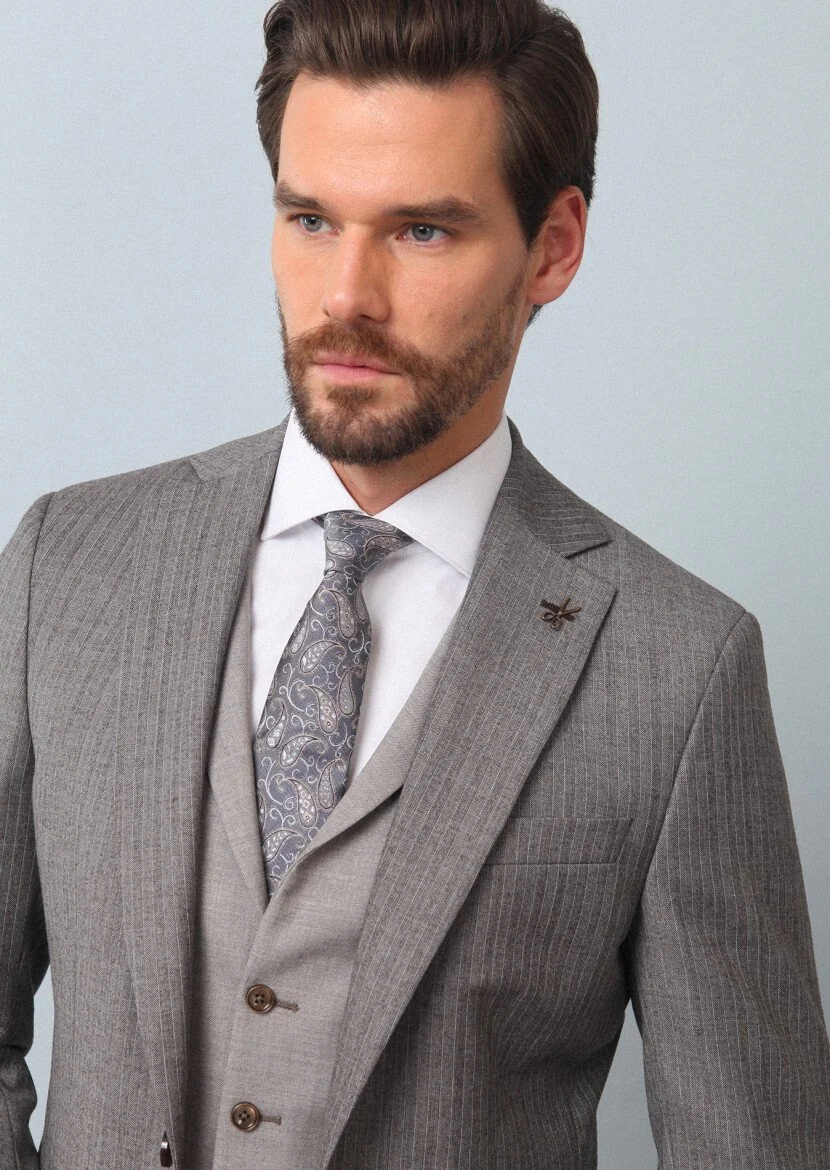 Light Brown Suit With Waistcoat - 2