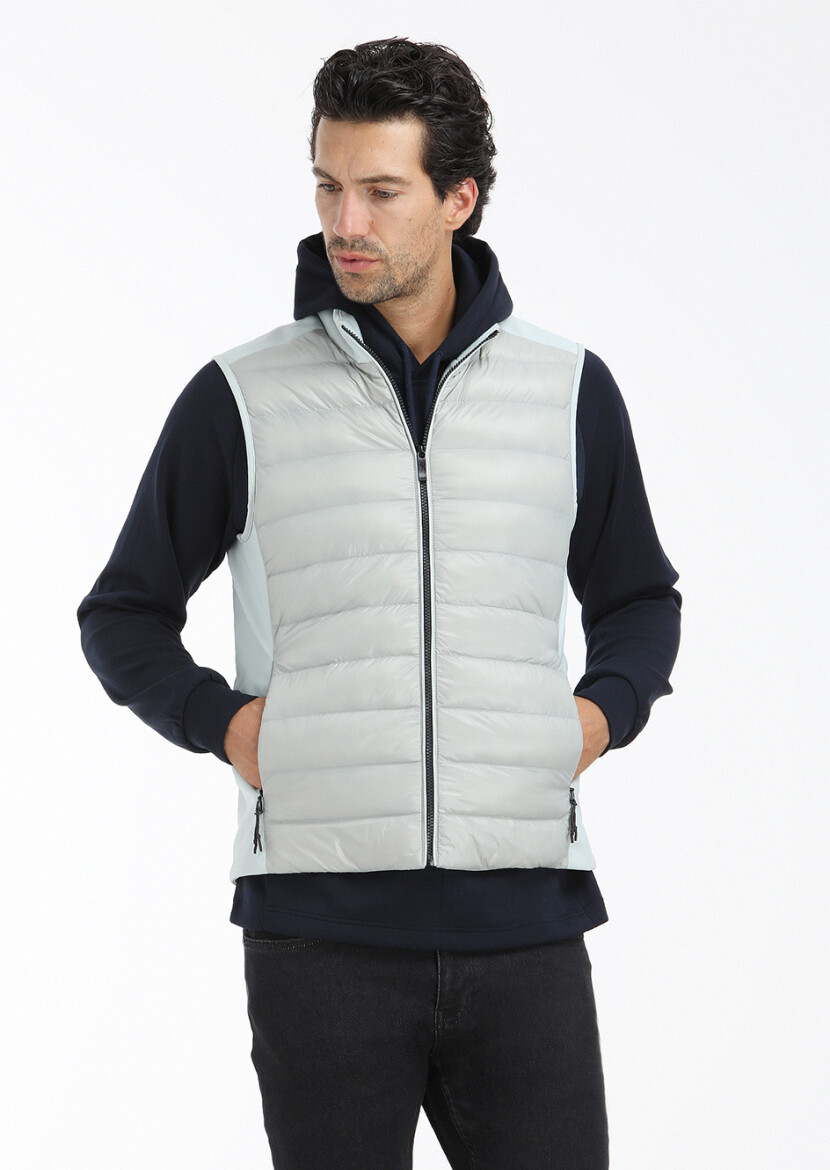 Light Grey Regular Fit Turtleneck Casual Weaving Puffer Vest 