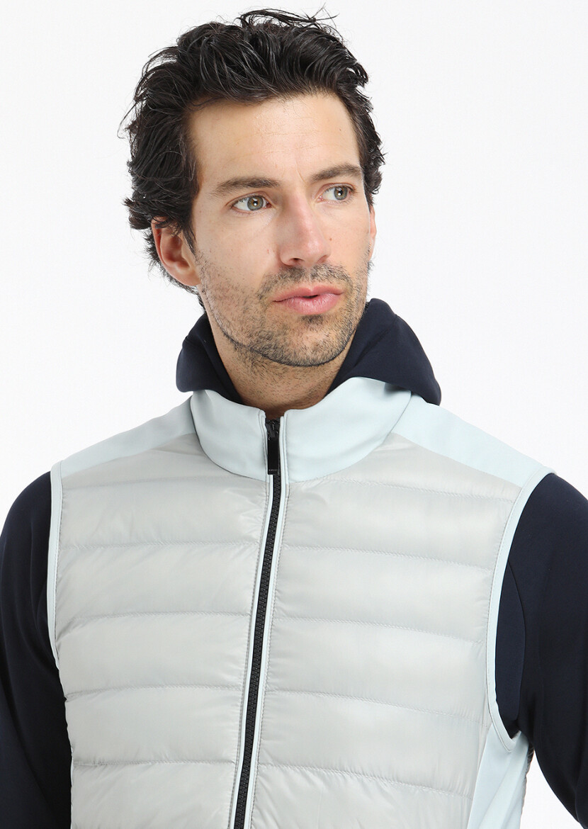 Light Grey Regular Fit Turtleneck Casual Weaving Puffer Vest - 3