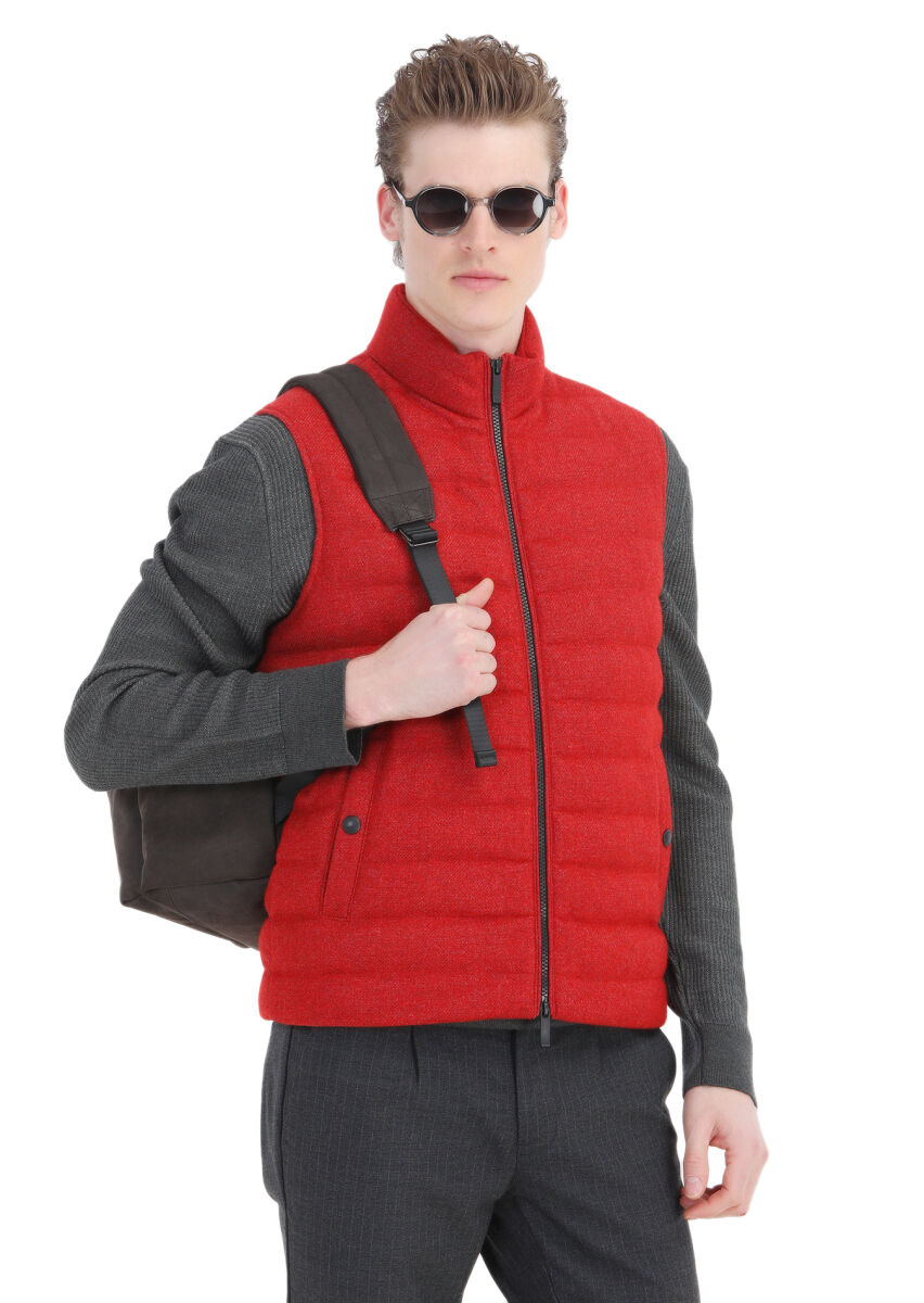 Red Regular Fit Turtleneck Casual Weaving Puffer Vest - 1