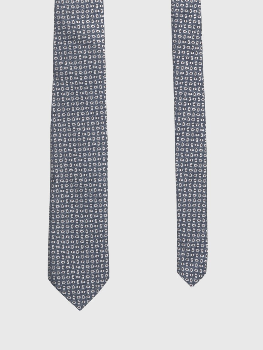 Red Tie 