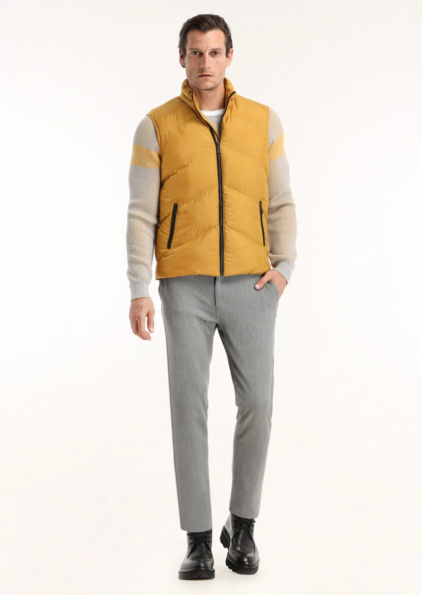 Sarı Regular Fit Dik Yaka Casual Dokuma Spor Yelek - 1