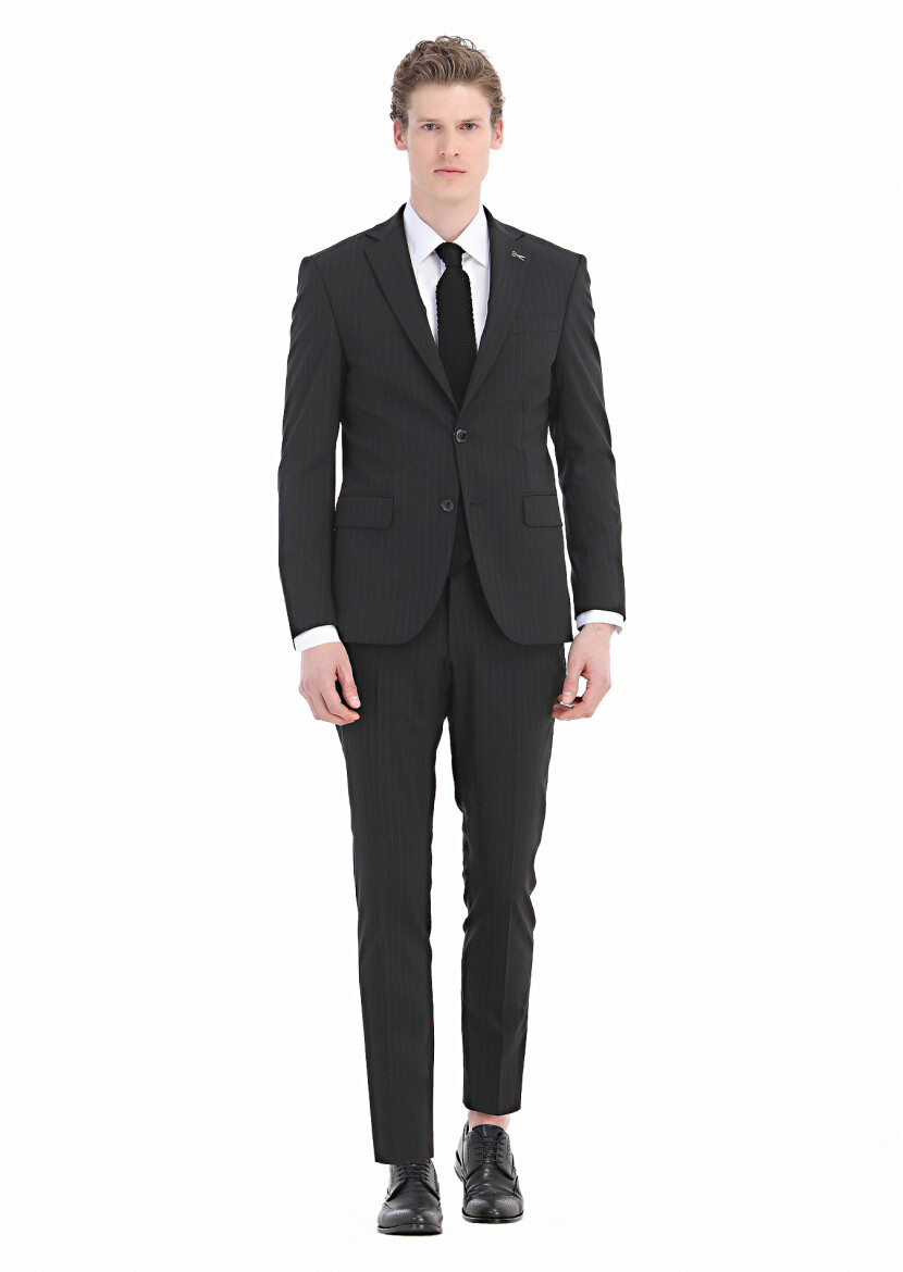 Siyah Çizgili Modern Fit Yün Karışımlı Takım Elbise 