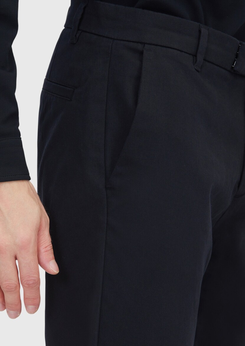 Siyah Düz Dokuma Regular Fit Casual Pamuk Karışımlı Pantolon - 4